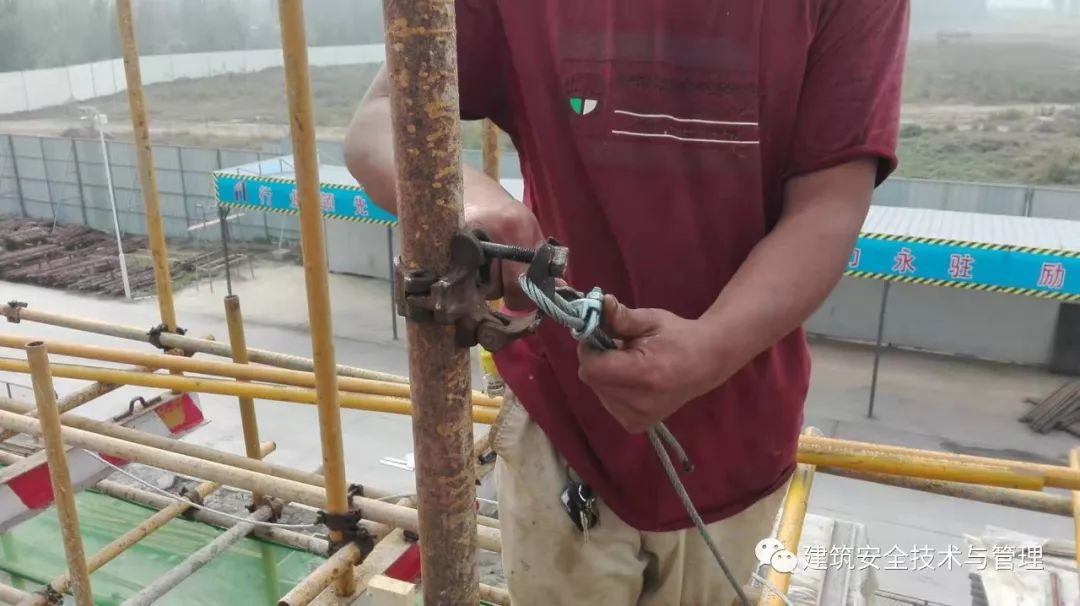 高处作业安全带的拴挂方法是什么,防坠落安全带正确系法