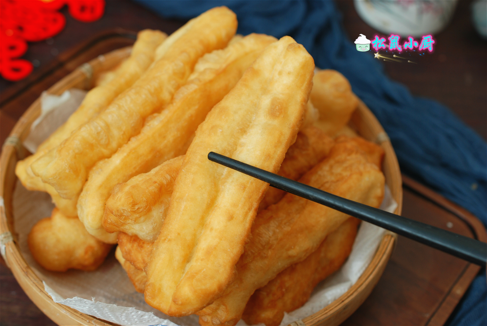 油条蓬松酥脆大妈教你做放心油条,早餐店大油条酥脆配方