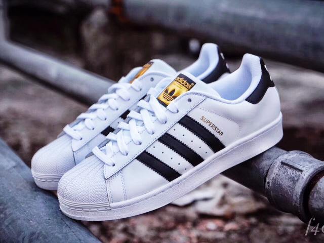 耐克和阿迪达斯的营销策略,阿迪达斯耐克卖货口号