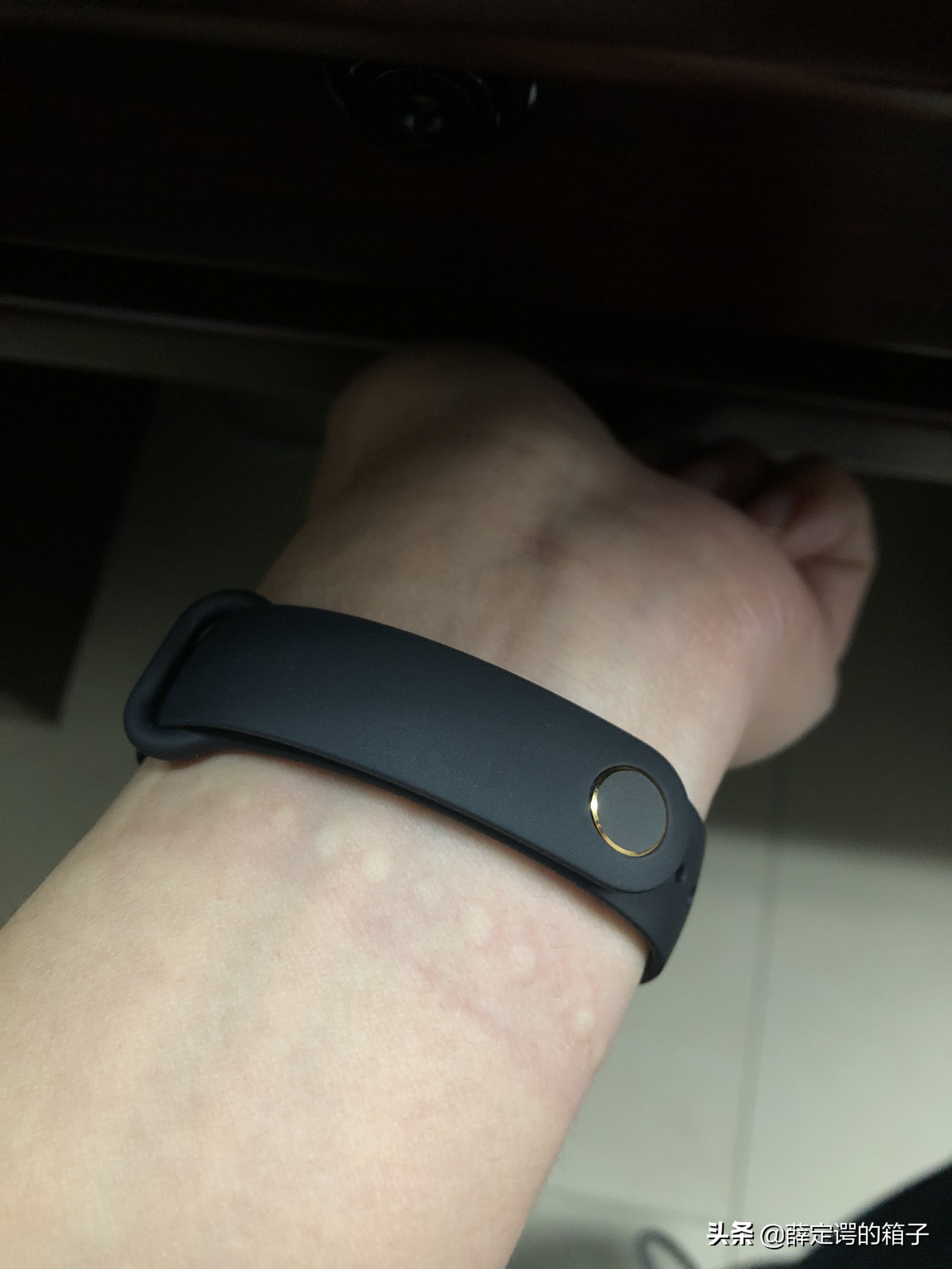 小米手环6nfc是最新款吗,小米手环6标准版与6nfc谁更值得买