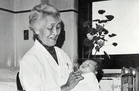 巾帼扁卢：老照片中的女性医者