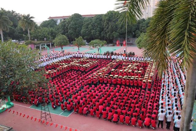 杀出重围|这所中学凭什么打造这么多A等学生