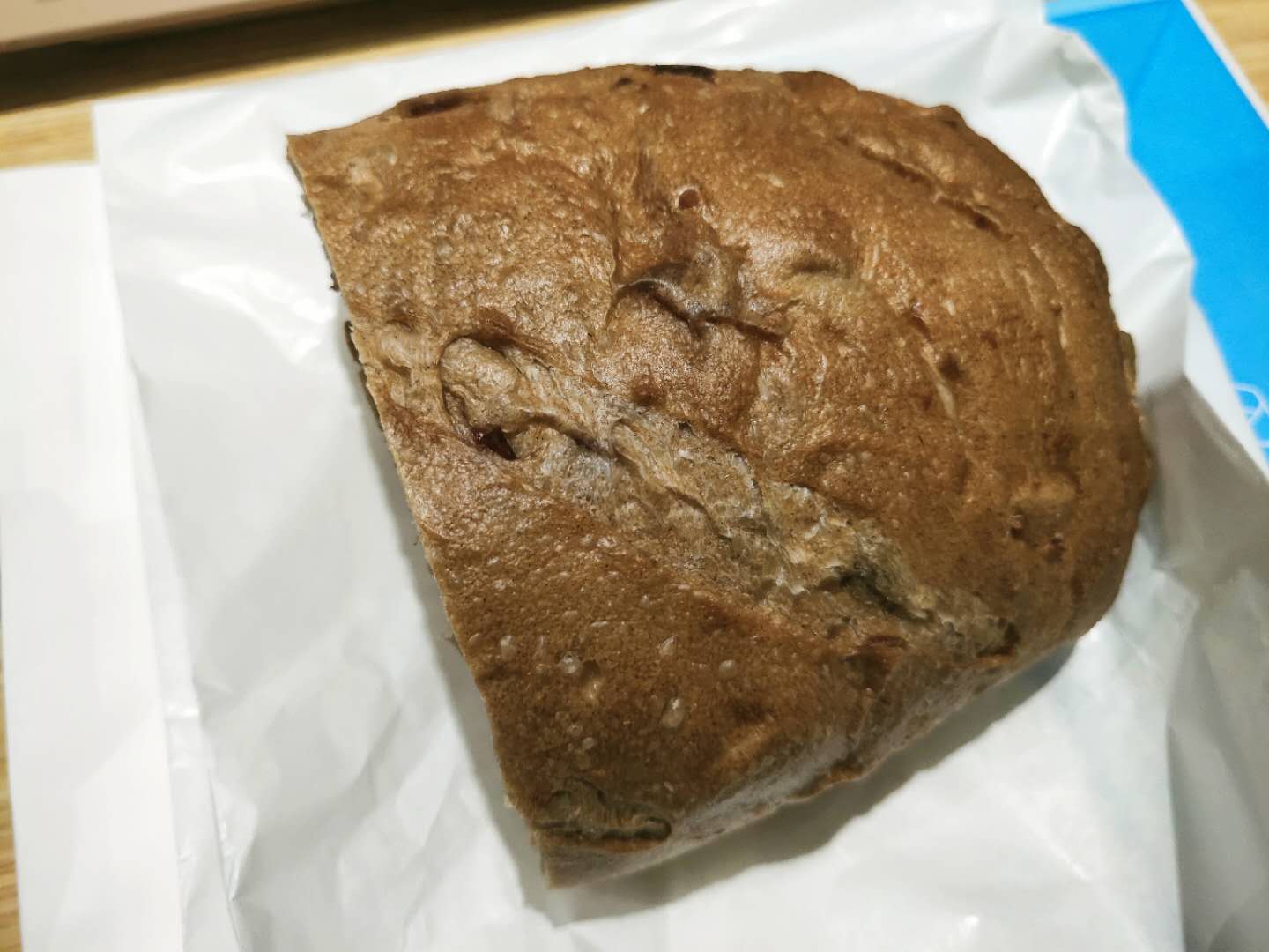 好利来原麦山丘,3款全麦面包的小测评