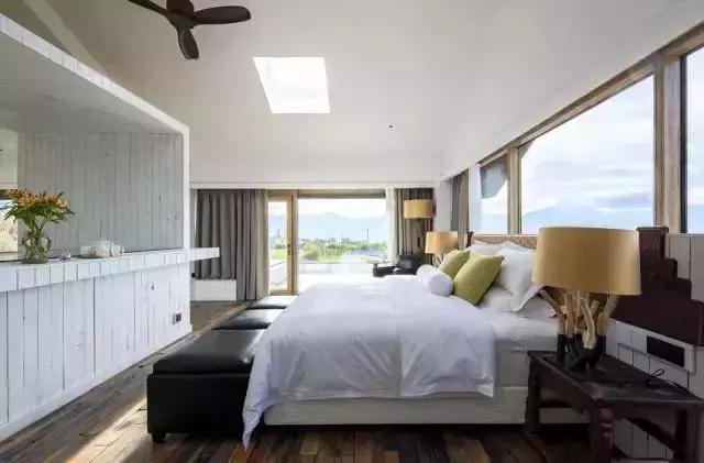 49岁大叔建石头房,50岁大叔花了2800娶个媳妇