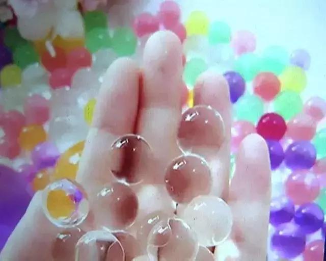 爸爸给儿子买的玩具儿子却吓哭了,爸爸给儿子买的搞笑玩具