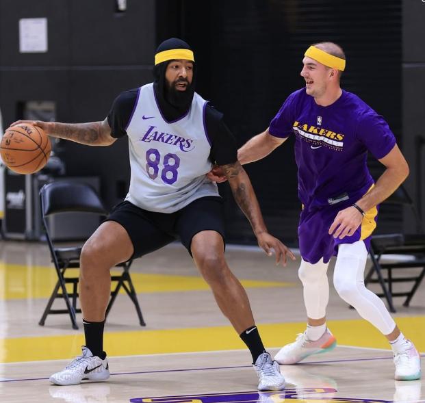 浓眉哥赛后谈湖人,浓眉哥强硬时刻