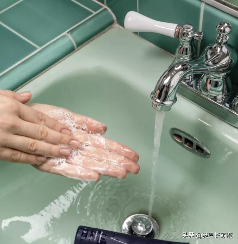 英国气候下让肌肤深呼吸：护肤美妆用品中英文对照大全