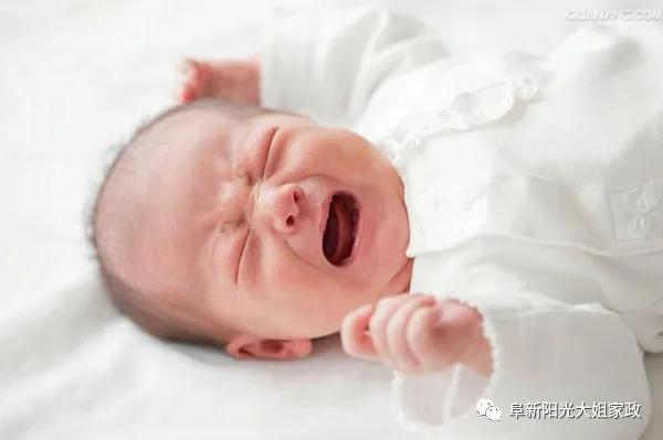 28天的宝宝全身红疹子怎么办,25天婴儿全身起红疹子