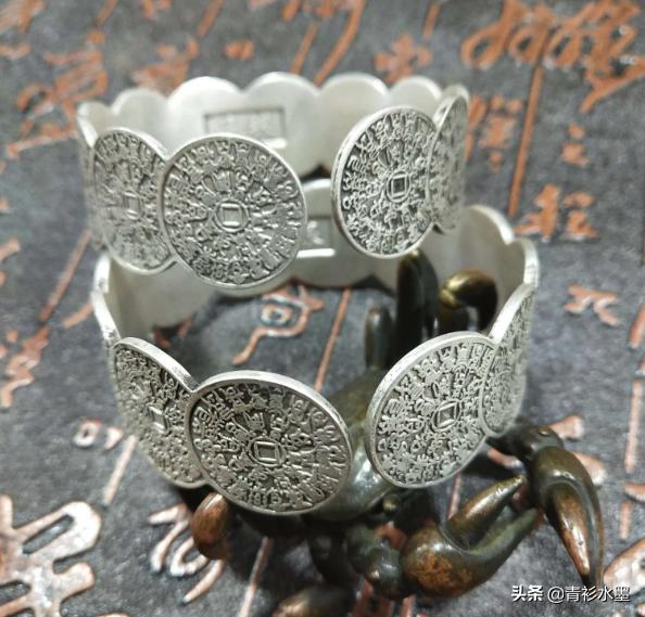 银镯黑掉怎么能让它变白,银镯发黄怎么让它重新变亮