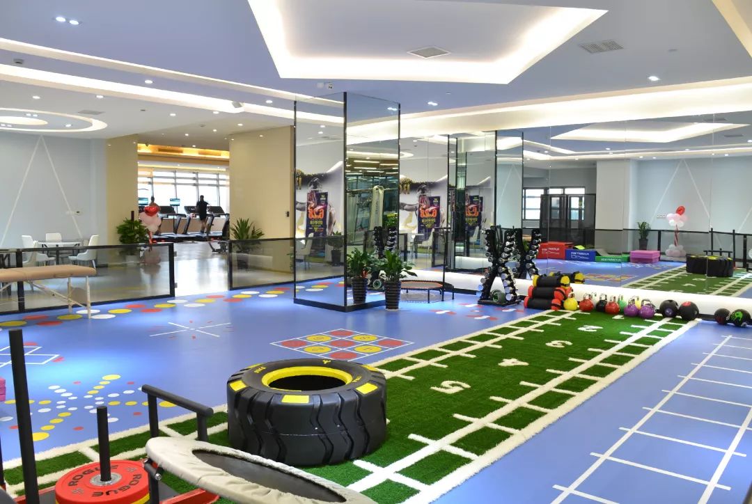 鍙板寳101w閰掑簵,鍙板寳璺ㄥ勾101闄勮繎閰掑簵