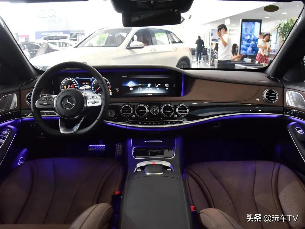 科技爆棚和极致简约奔驰和劳斯莱斯在想啥?