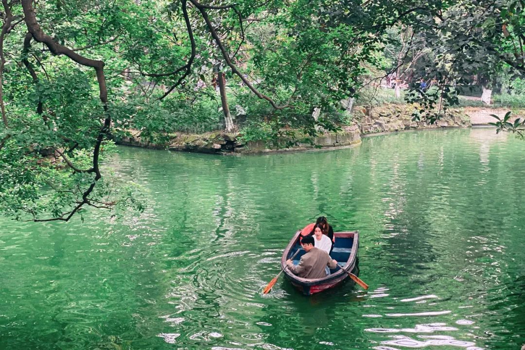 宽窄巷子成都休闲慢生活好去处,夜游成都宽窄巷子茶馆