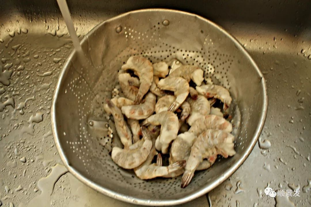 速冻海鲜如何解冻更鲜美,怎么让冷冻海鲜不改变口感