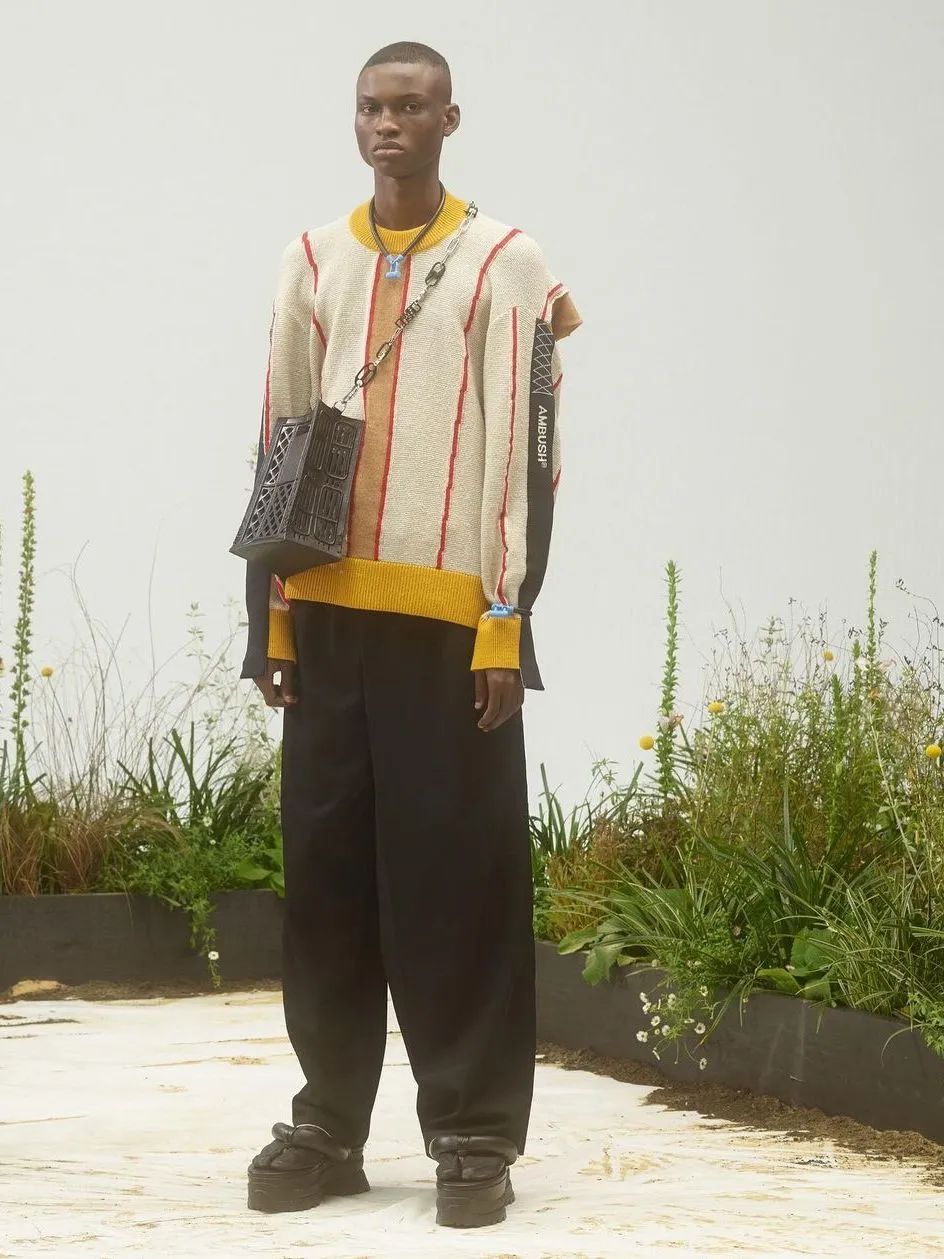 欧阳娜娜同款潮流品牌,欧阳娜娜同款联名卫衣