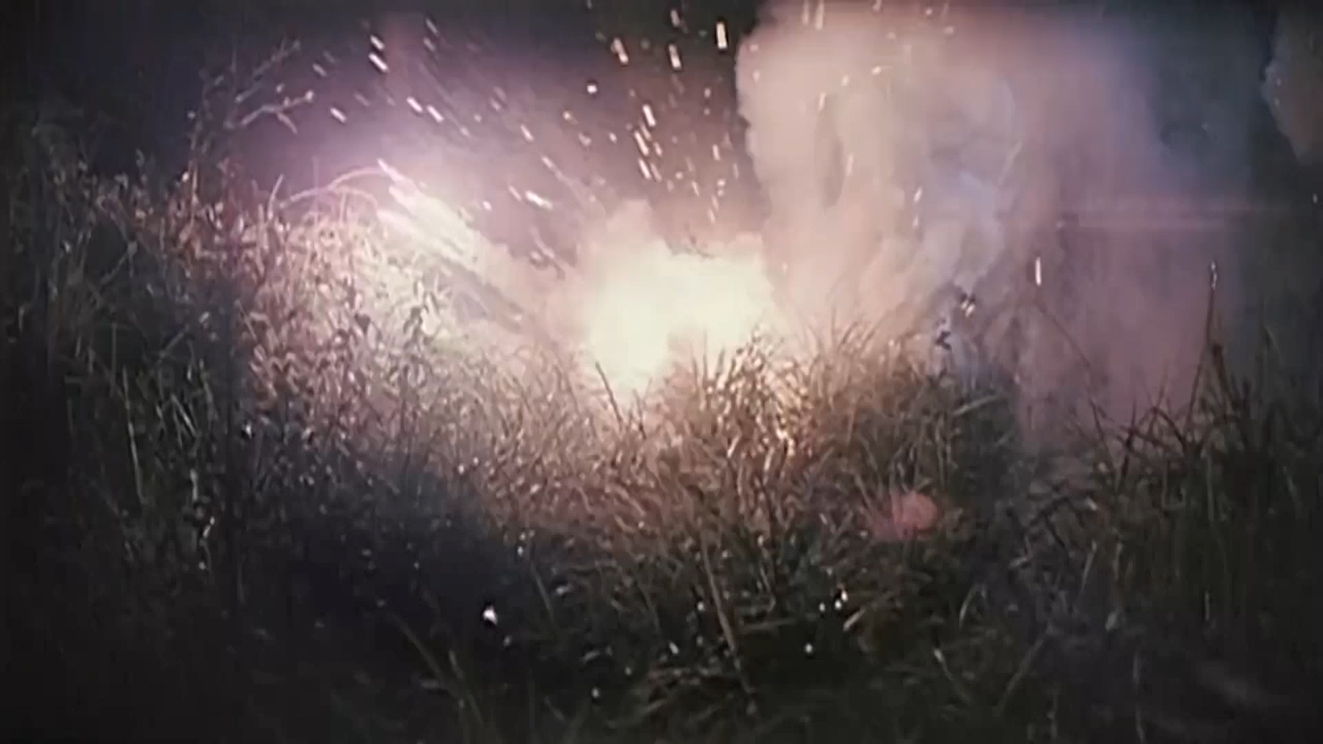 后方撤退前方战士牺牲,前方将士浴血奋战后方拆台