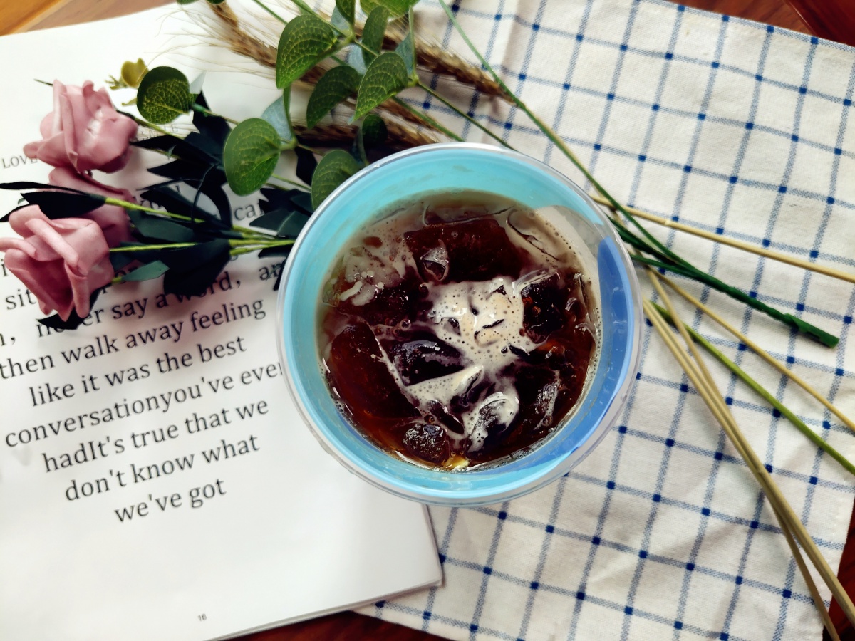 星巴克出了酒精饮料？8款星巴克新品冰调全线测评！