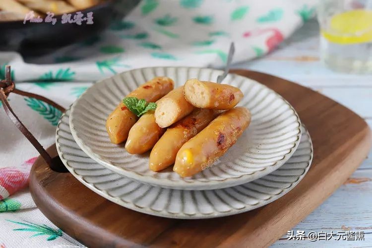 冬季香肠的做法最佳配方,年关将至熏腊肉灌香肠