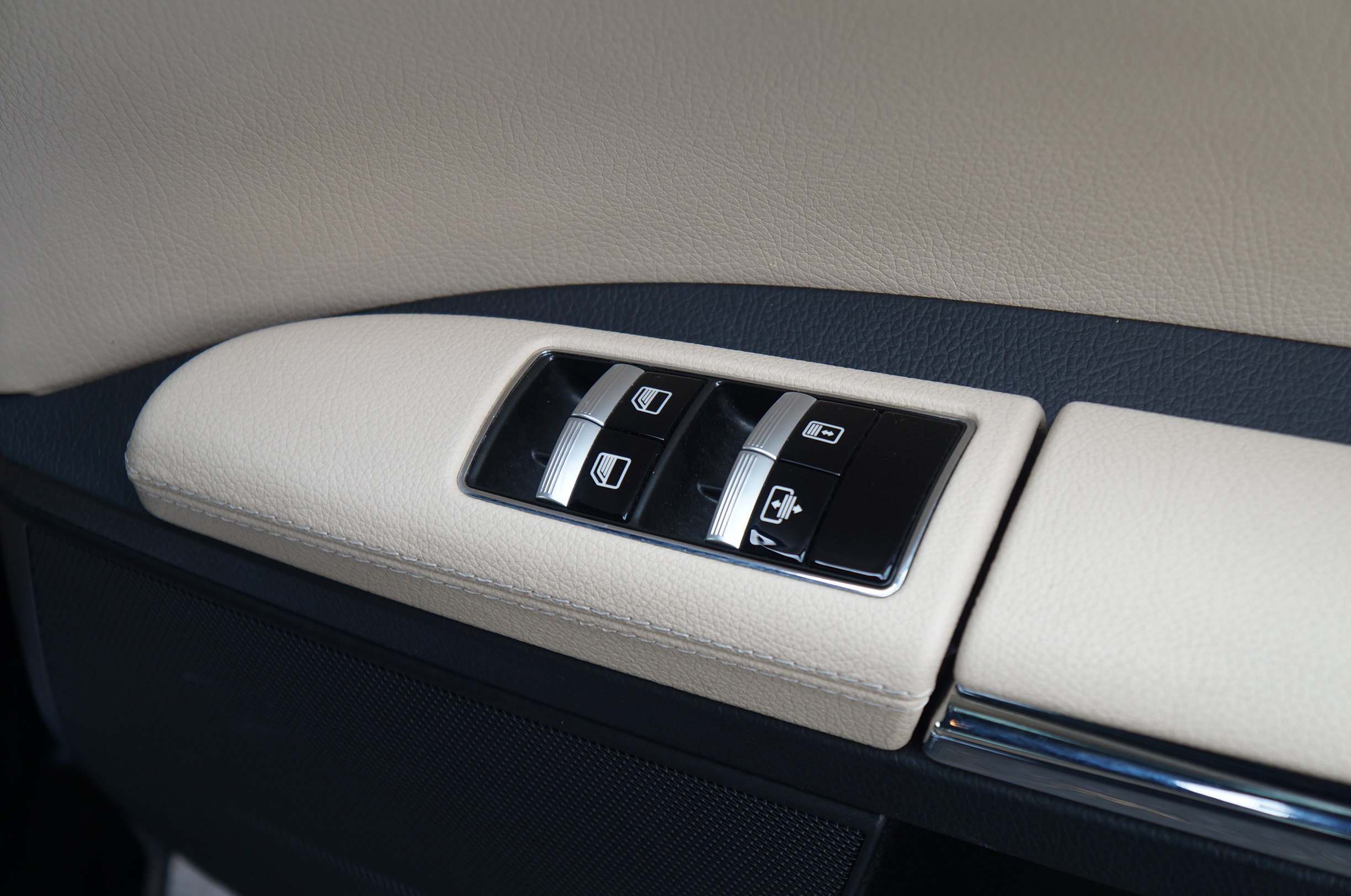 10年奔驰s还能开吗,十年的奔驰s二手车能买吗