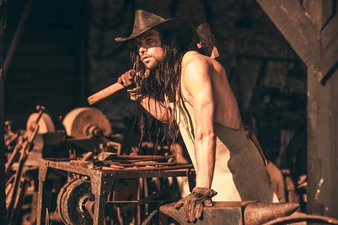 贫穷且性感，解锁“亚文化之都”的小众体验