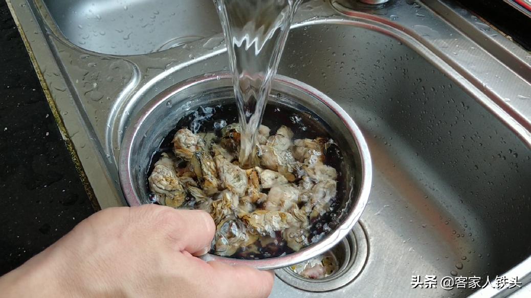 懒人高压锅猪脚焖黄豆做法,懒人版的猪脚焖花生