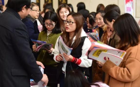 大学生没技术月薪3万的冷门工作,大学生找到高薪工作成功率