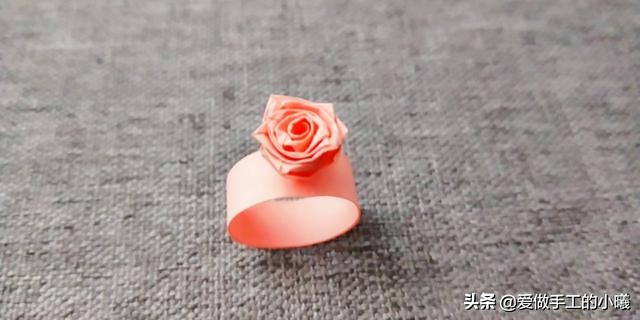 最简单的玫瑰花戒指折纸,用纸做玫瑰花戒指简单又漂亮