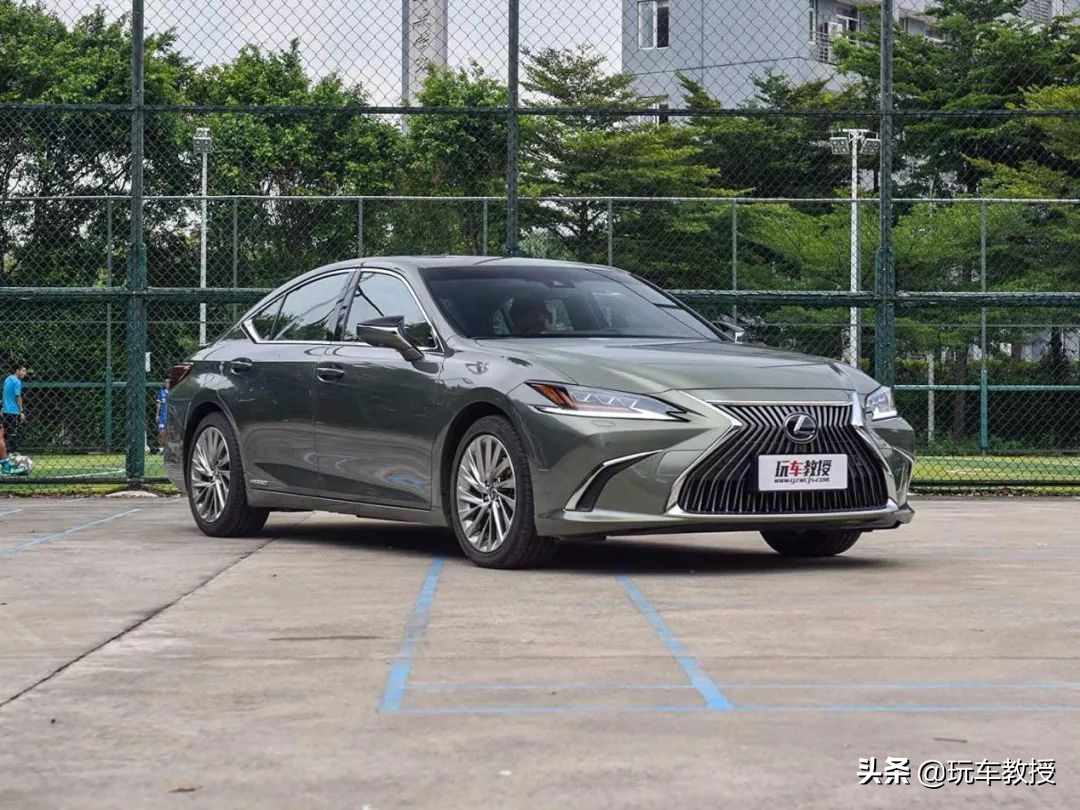 雷克萨斯lm加价神车,4s店加服务费雷克萨斯