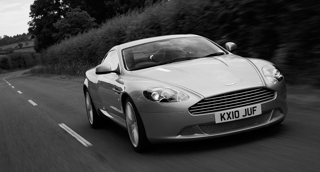 英国超豪超跑婉拒吉利,年亏10亿高管离职,12万北京富翁买账几何