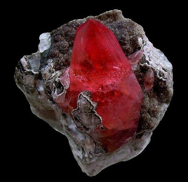 各地玉石的鉴别与特征,玉石的种类及特征及鉴别方法