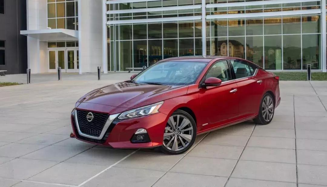 试驾2.0TVC-TURBO秒杀V6？零百加速只有6.4s——日产天籁