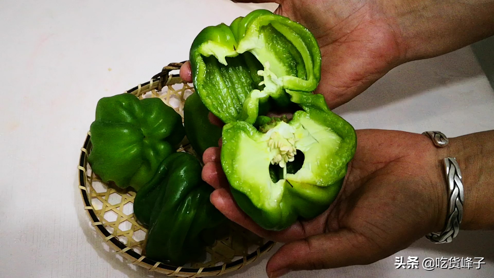 同样是青椒,激素和普通青椒有啥区别?卖菜大爷透露其中猫腻