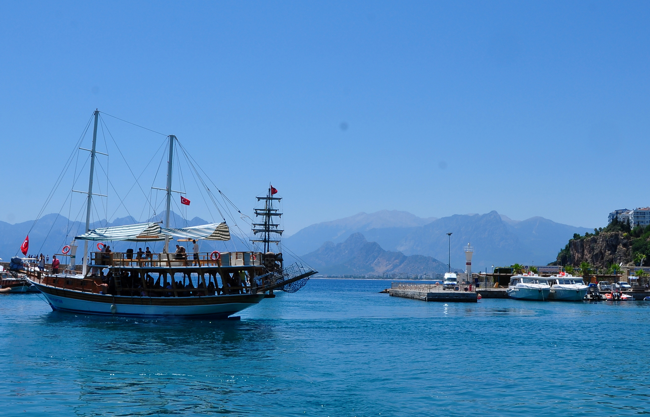 世界第一大淡水湖是哪个湖泊,鄱阳湖是世界上最大的湖泊