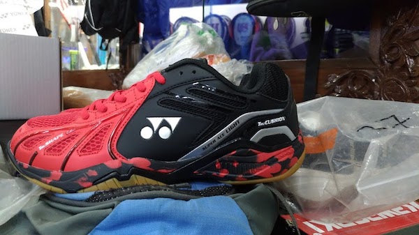 探秘尼泊尔羽球:国家队午餐吃方便面川崎球拍最畅销