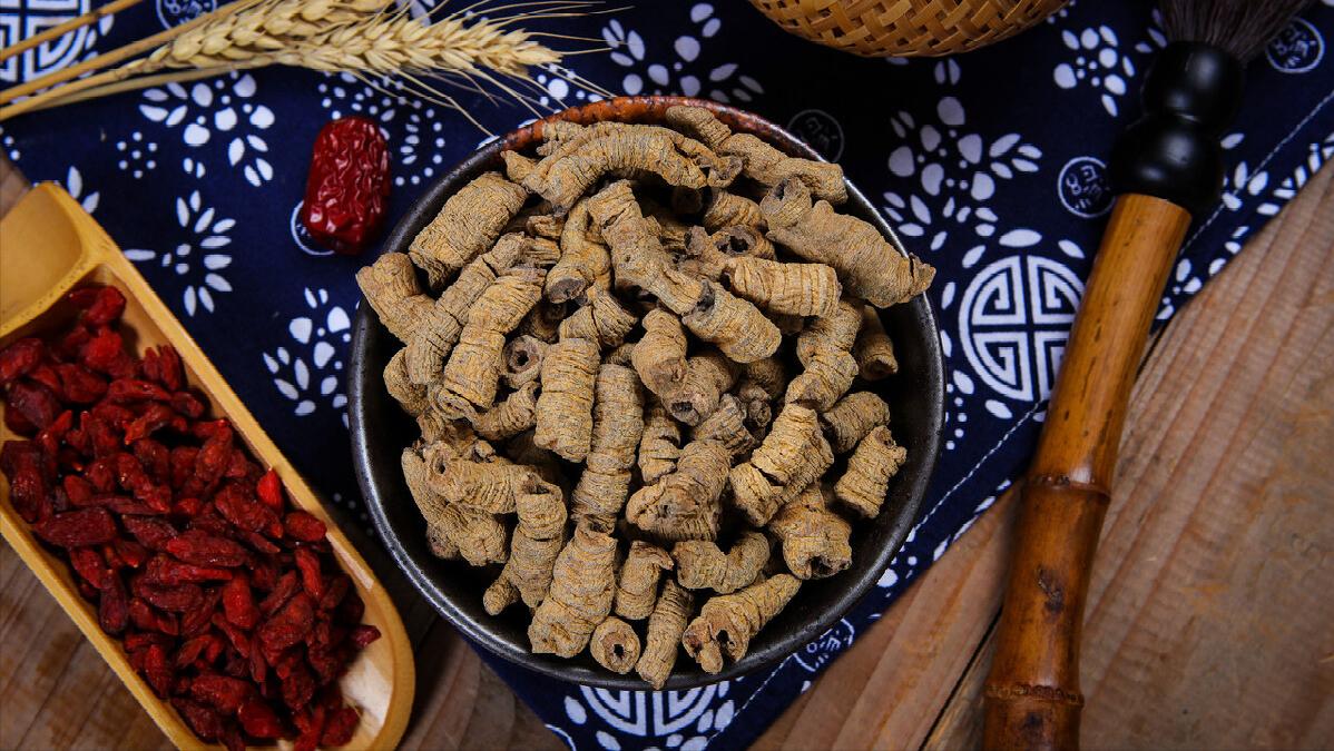 啤酒肚是脾胃虚寒还是脾虚湿盛,喝啤酒拉肚子中医怎么调养