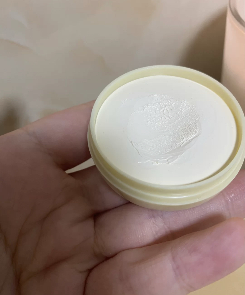 皮肤特别黑黄适合的身体素颜霜,中年黄黑皮女人适合哪种素颜霜