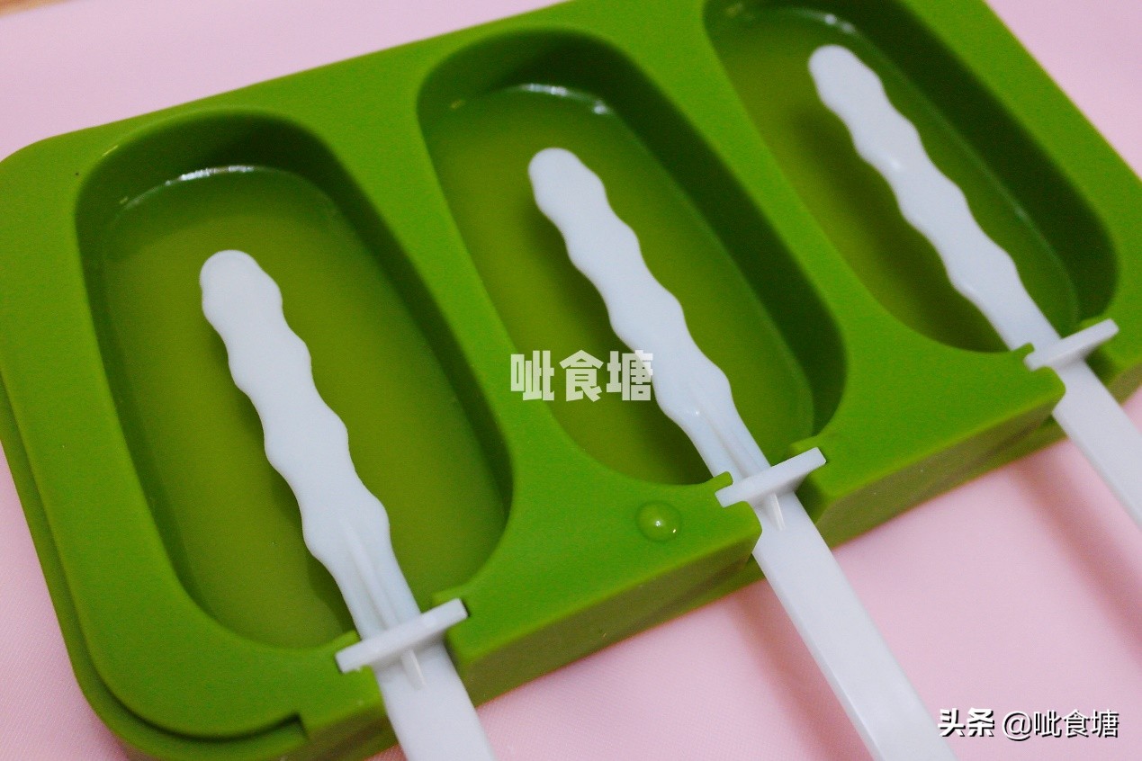 天热想吃冰棒图片,天气热了怎么做冰棍吃