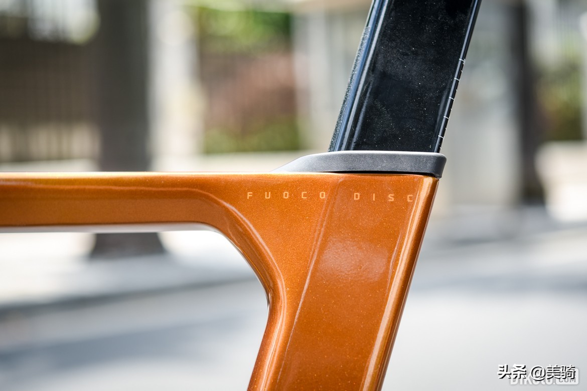入门碳纤维公路车和顶级铝公路车,kootu碳纤维公路车测评