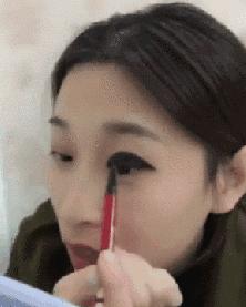 肿眼泡是什么原因啊,肿眼泡怎么贴双眼皮