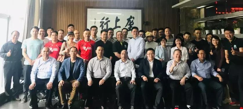 这么多大佬来到垄上频道,原来是那个差点成了雷军第二的人,终于有了大动作!