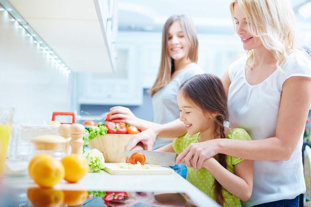 该如何教孩子在学校处理人际关系,孩子在学校的人际关系怎么处理