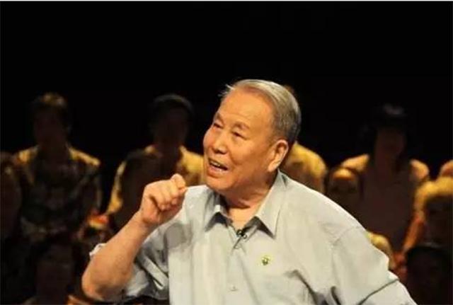 王鹤滨，曾任毛主席保健医生，两次救下长孙，离休后当赤脚医生