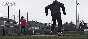 足球彩虹过人教学,足球内马尔彩虹过人