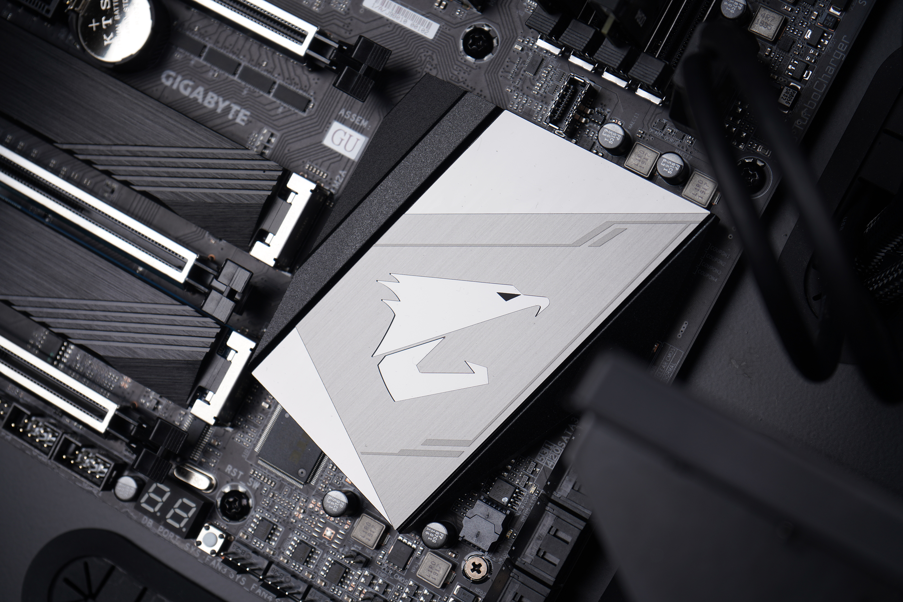 外星人游戏主机值得买吗 (有主机的外星人游戏本)