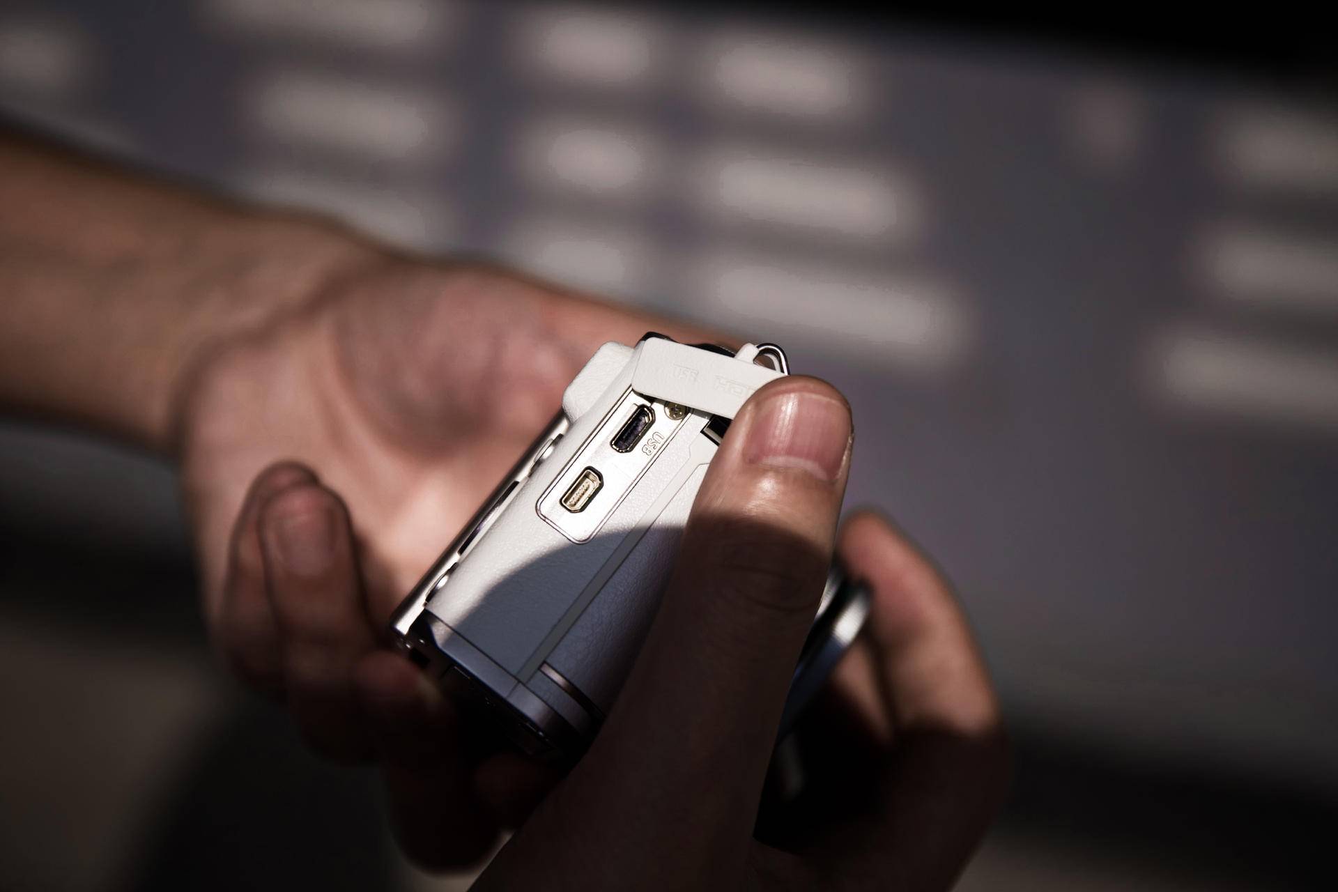 一台可以带出去的中画幅相机,奥林巴斯微单e-m10优缺点