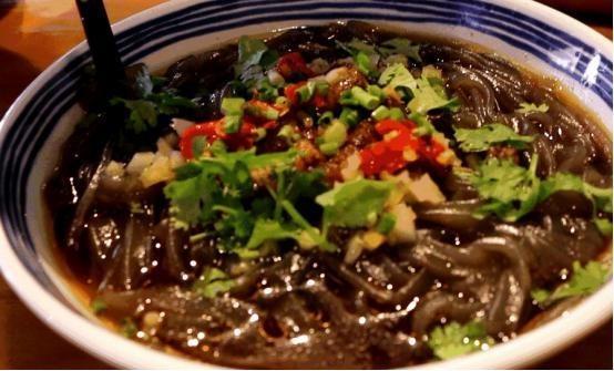 摆摊卖面条的真实收入,摆摊卖面条的真实案例