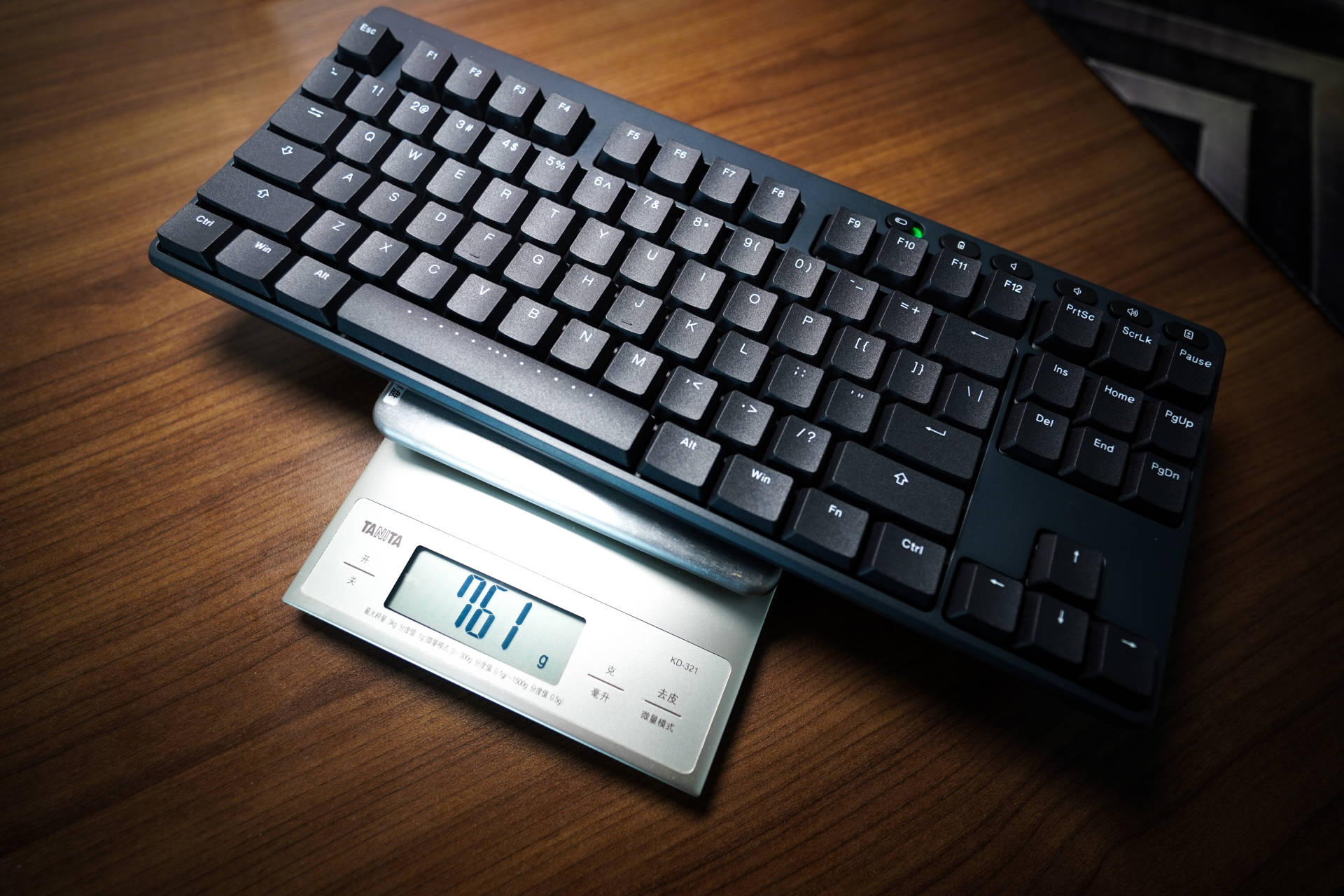 论如何拯救家里的小桌面？聊聊我那些花小钱省大地方的桌面好物