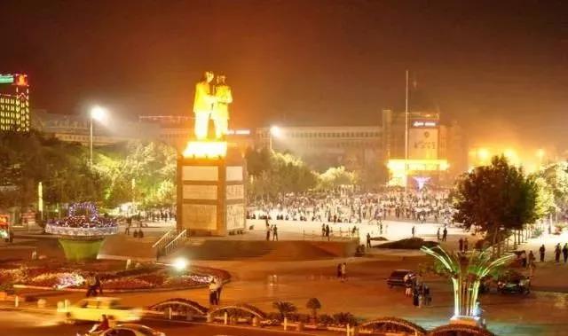 新疆平均工资乌鲁木齐,新疆各市平均收入排名