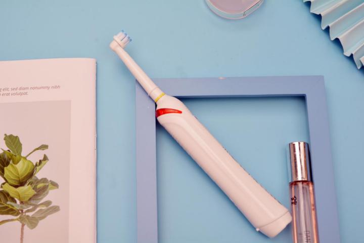 欧乐b电动牙刷p4000使用视频,欧乐b电动牙刷p4000声音大