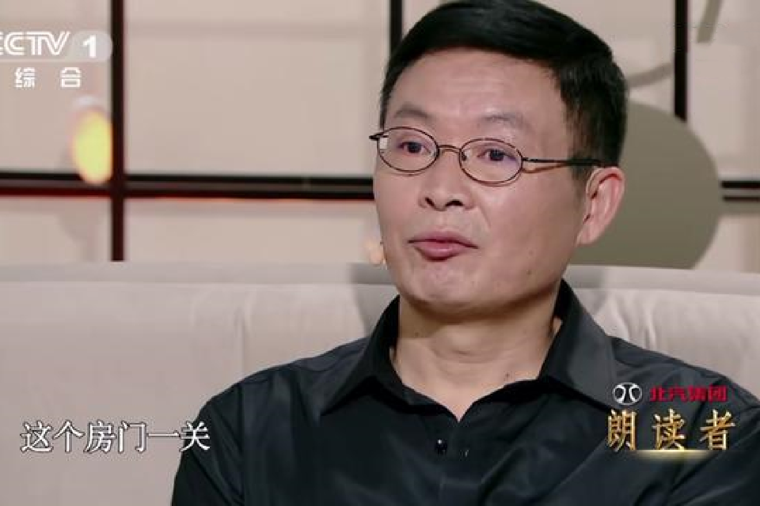 他关上房门，一关就是三年，拒绝与我沟通：青春期孩子就像一头虎