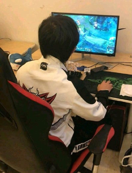 joker璋坱1娣樻卑jdg,joker璋坮ngvsjdg